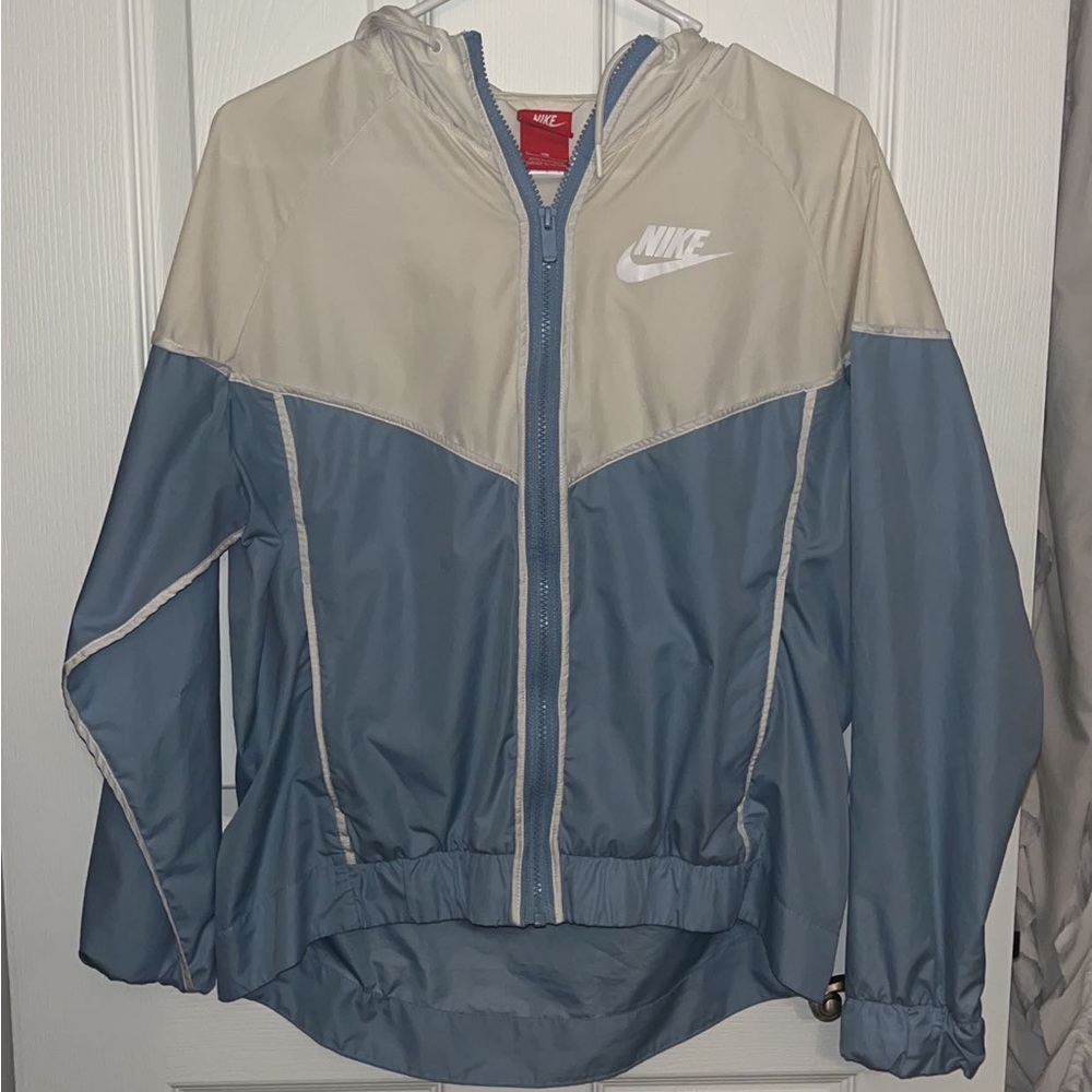 Women’s Nike Windrunner Windbreaker